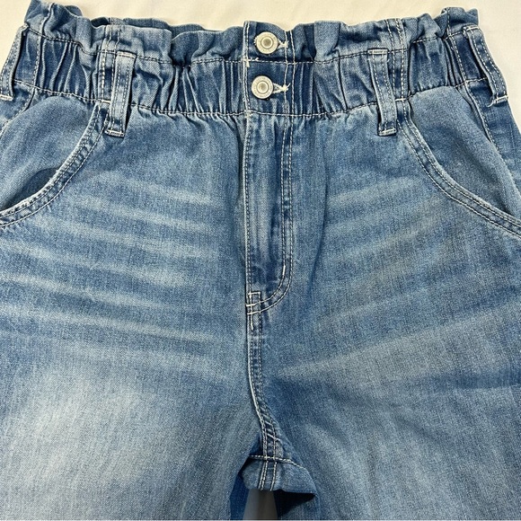 SO Juniors Mom Jean High Rise Size 9 (30x26) Taper Distressed Stretch Med Blue - Picture 4 of 14